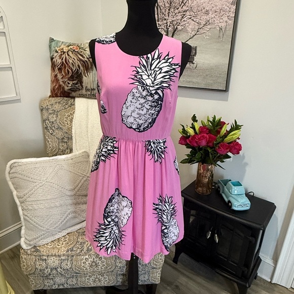 crown & ivy Dresses & Skirts - Crown & Ivy Pink Pineapple Midi Dress